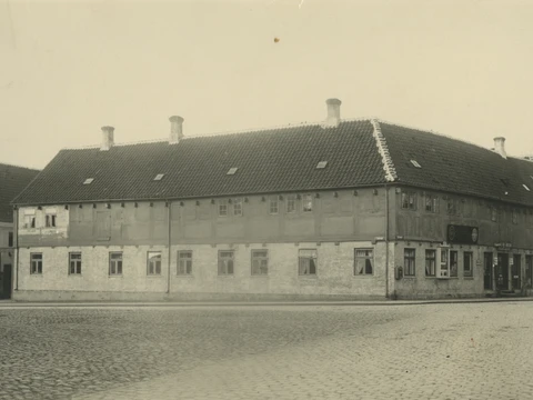 Edvard Hansens købmandsgård